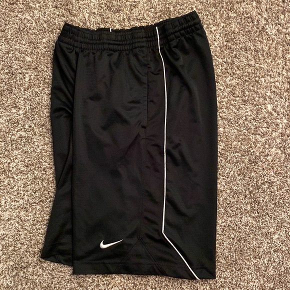 Nike shorts - Picture 2 of 3